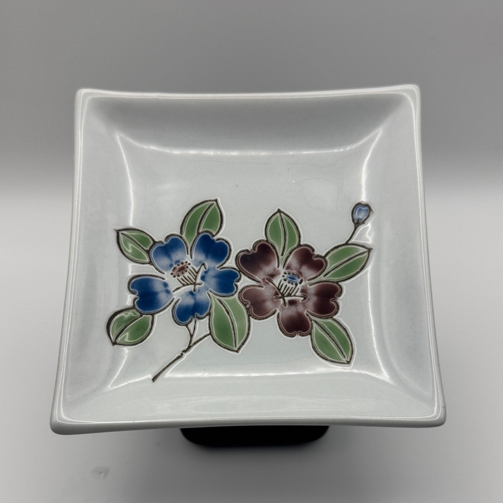 Square Ceramic Plate with Floral Custom Design signed by Japanese Artist.